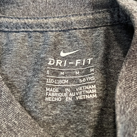 Nike boys 6 medium 5/6 yo dri fit shirt - Picture 4 of 4